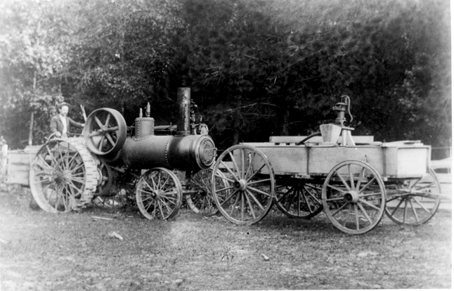 Steam Tractor Acadian Parish ca. 1895 (Image courtesy of the Center for Louisiana Studies, University of Louisiana at Lafayette.)